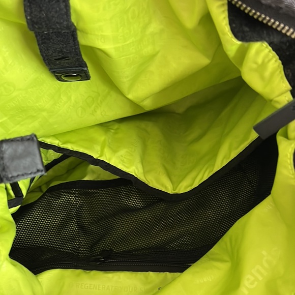 lululemon bag with detachable shoulder strap. Lots of pockets. - Picture 8 of 8